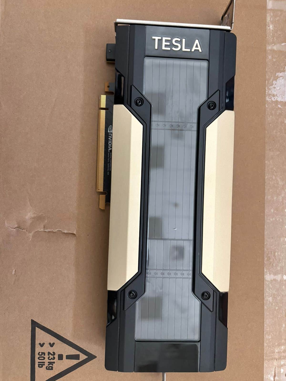 Nvida 699-2G500-0200-310 Tesla V100 Volta 16GB HBM2 4096-Bit PCI-Express 3.0 x16 Graphics Card