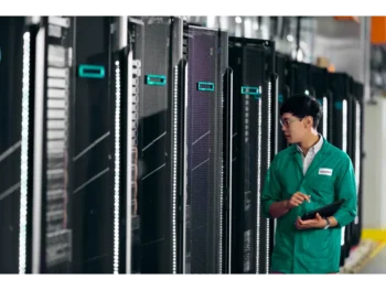 P48832-B21 HPE ProLiant DL380 Gen11 Tri-Mode Splitter Cable Kit